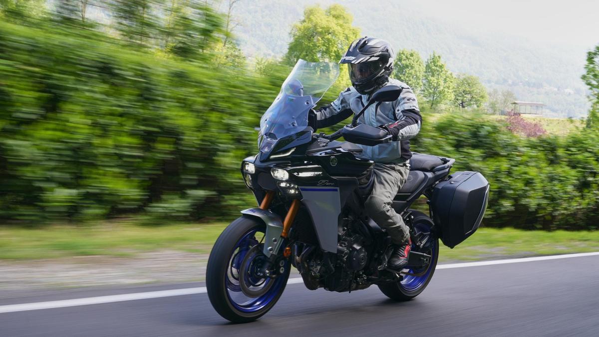 Come va la Yamaha Tracer 9 GT+: sportiva quando serve, turistica sempre