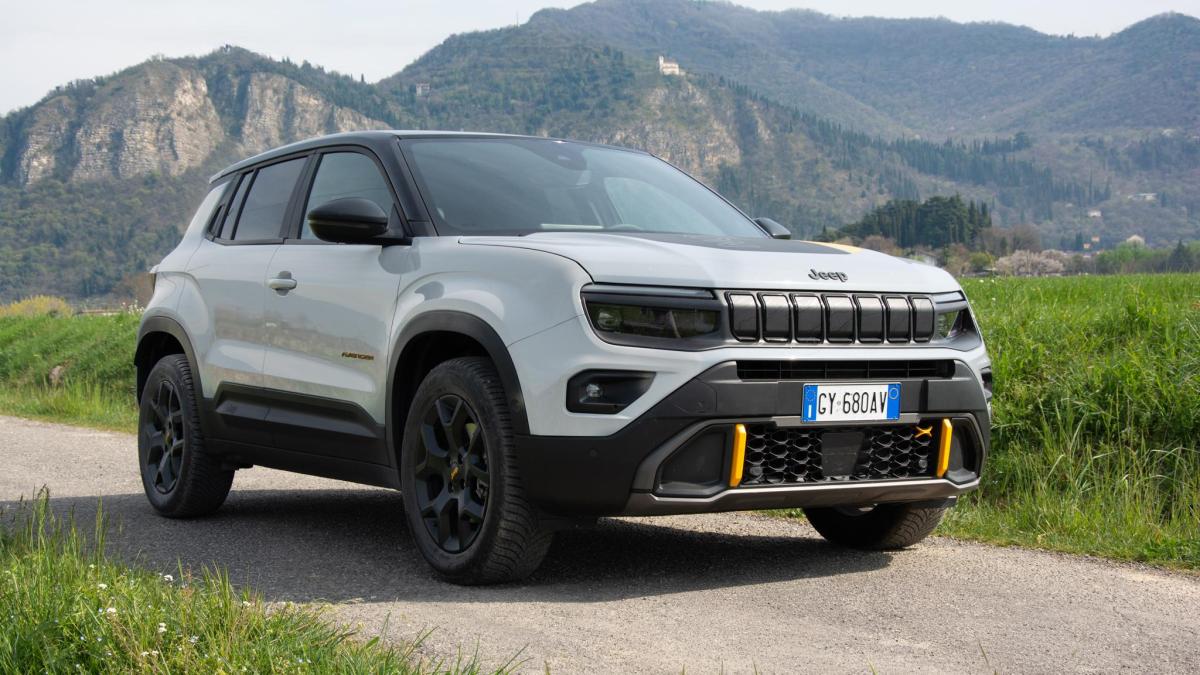 Jeep Avenger 4xe: come va l'ibrida a trazione integrale