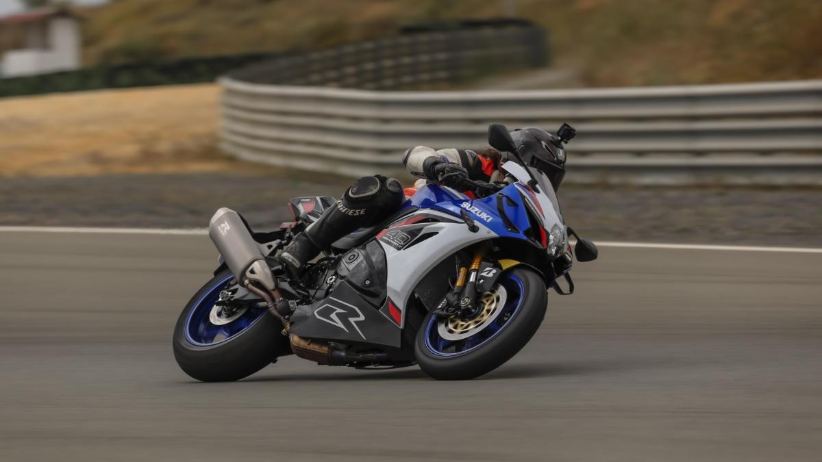 suzuki gsx r 1000 r prova in una gara endurance