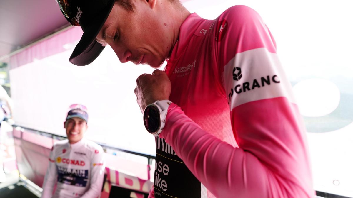 live giro d italia dalle 1340 la 15170 tappa milano voghera vingegaard in maglia rosa da Gazzetta.it live giro d italia dalle 1340 la 15170 tappa milano voghera vingegaard in maglia rosa