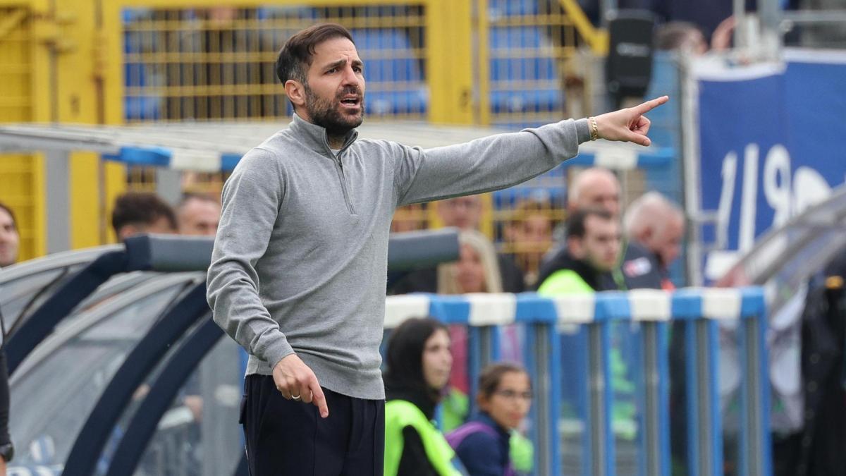 Fabregas: "Siamo passati dal cambiarci in un bar alla Champions. È un traguardo incredibile"