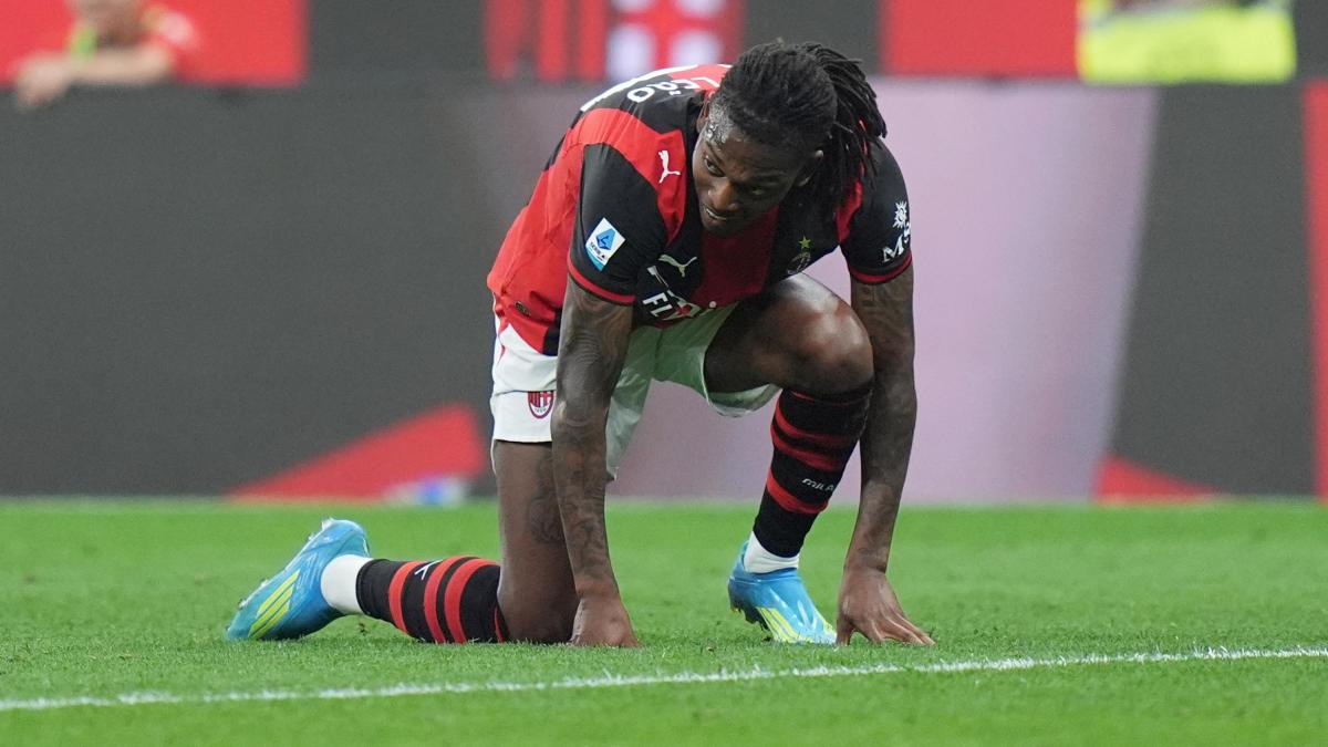 Milan, prima il sostegno (solo alla squadra) poi i fischi per tutti: dalla squadra alla società