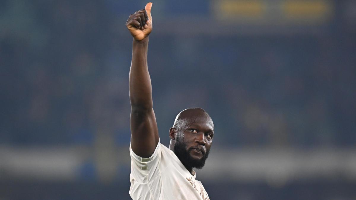 Napoli, Lukaku cambia idea: "Resto qui, non ho chiesto di andare via"