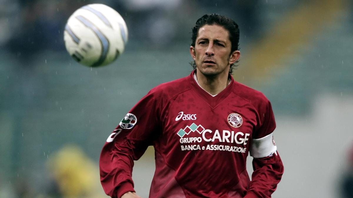 LIVE Addio a Igor Protti, le reazioni del mondo dello sport. Il Napoli: "Indimenticabile bomber"