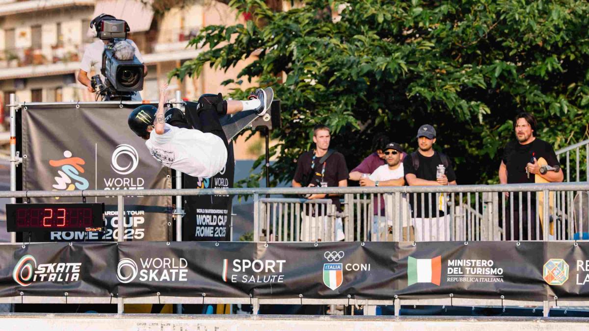 roma caput skate da ostia al colosseo inizia la corsa verso i giochi 28 e buonfiglio sogna roma napoli 36 da Gazzetta.it roma caput skate da ostia al colosseo inizia la corsa verso i giochi 28 e buonfiglio sogna roma napoli 36