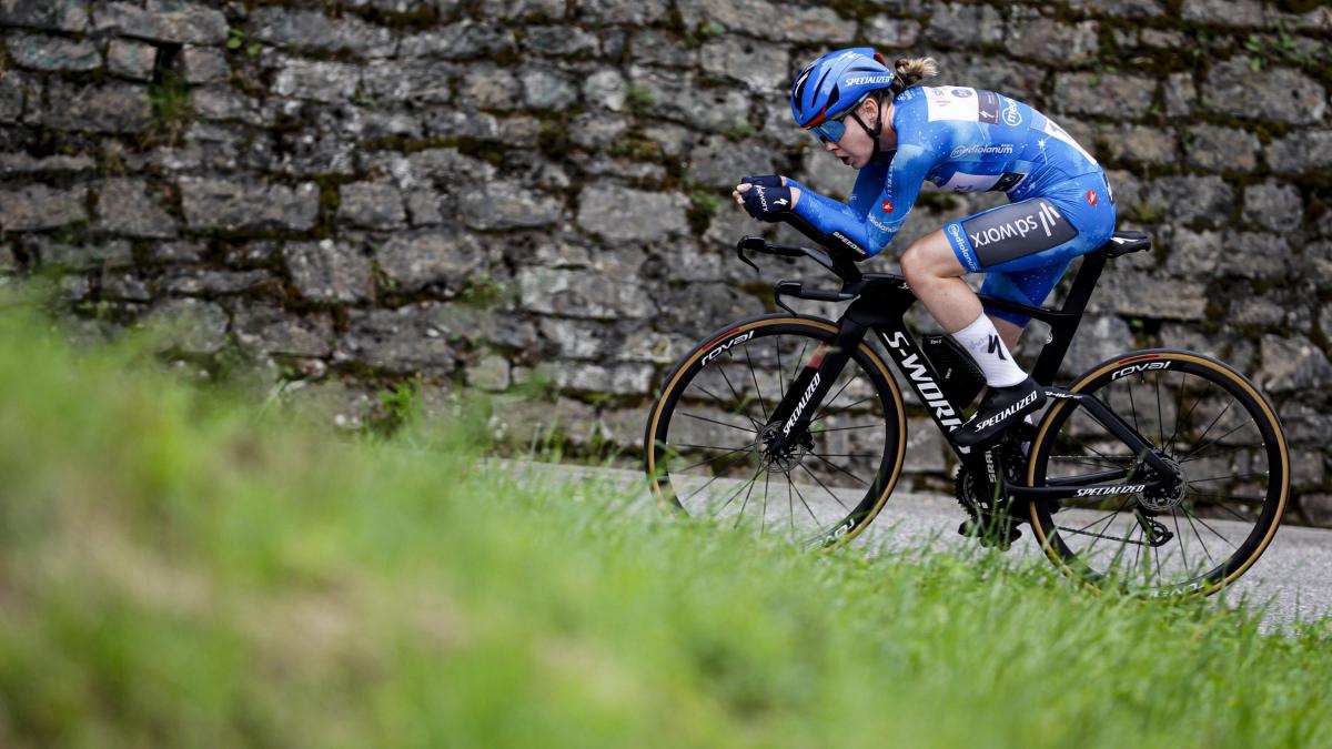 Giro Women, cronoscalata del Nevegal ad Anna Van der Breggen, nuova maglia rosa