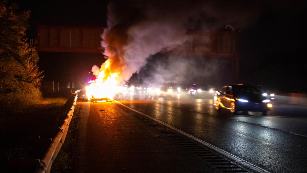 auto elettriche in fiamme cos236 il vetro riciclato aiuta a spegnere il fuoco da Gazzetta.it auto elettriche in fiamme cos236 il vetro riciclato aiuta a spegnere il fuoco