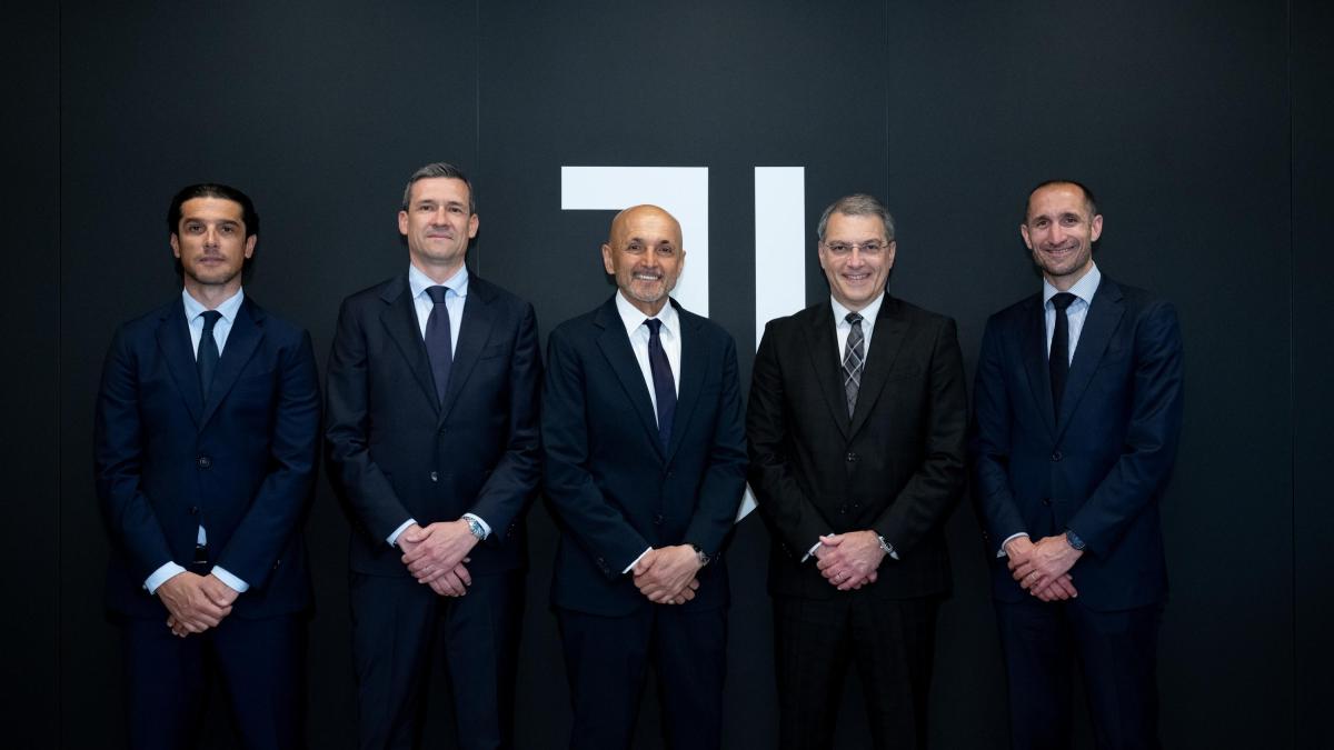 pi249 dirigenti che trofei sei anni di idee confuse questa juve non sembra la juve da Gazzetta.it pi249 dirigenti che trofei sei anni di idee confuse questa juve non sembra la juve