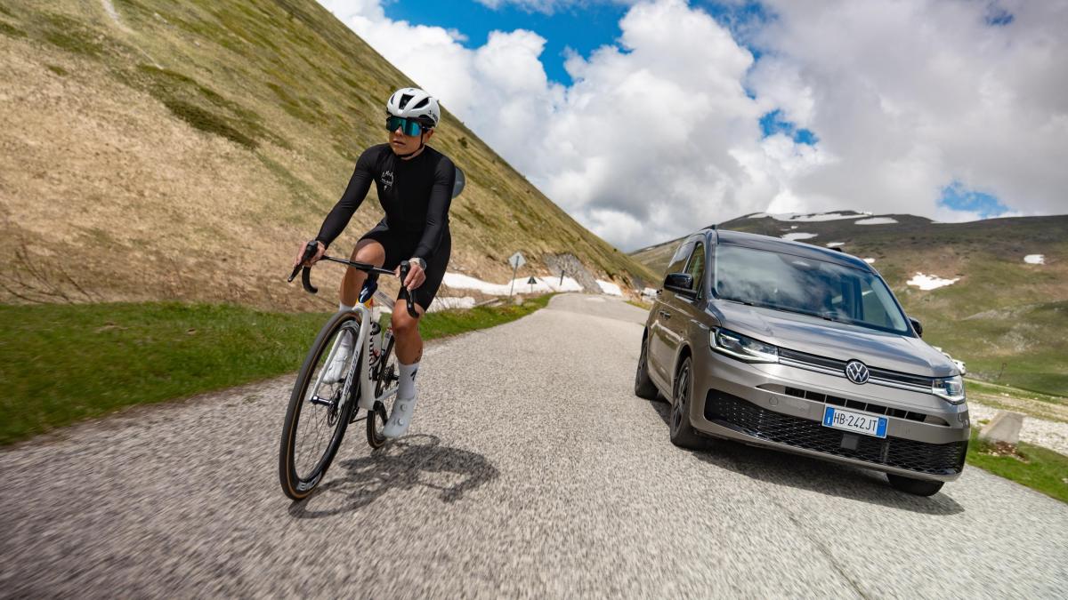 Volkswagen Caddy con Chiara Ciuffini: tre bici a Campo Imperatore