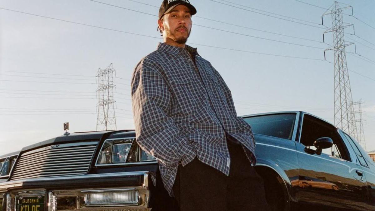 lewis hamilton cosa ci fa al volante di una buick lowrider da Gazzetta.it lewis hamilton cosa ci fa al volante di una buick lowrider
