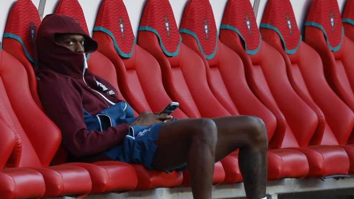 milan leao e il calcio di amorim un intesa difficile da trovare rafa resta sul mercato da Gazzetta.it milan leao e il calcio di amorim un intesa difficile da trovare rafa resta sul mercato