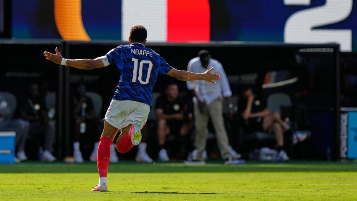 Mbappé da record, Giroud superato: "Ci tenevo. Io gioco per fare la storia della Francia"