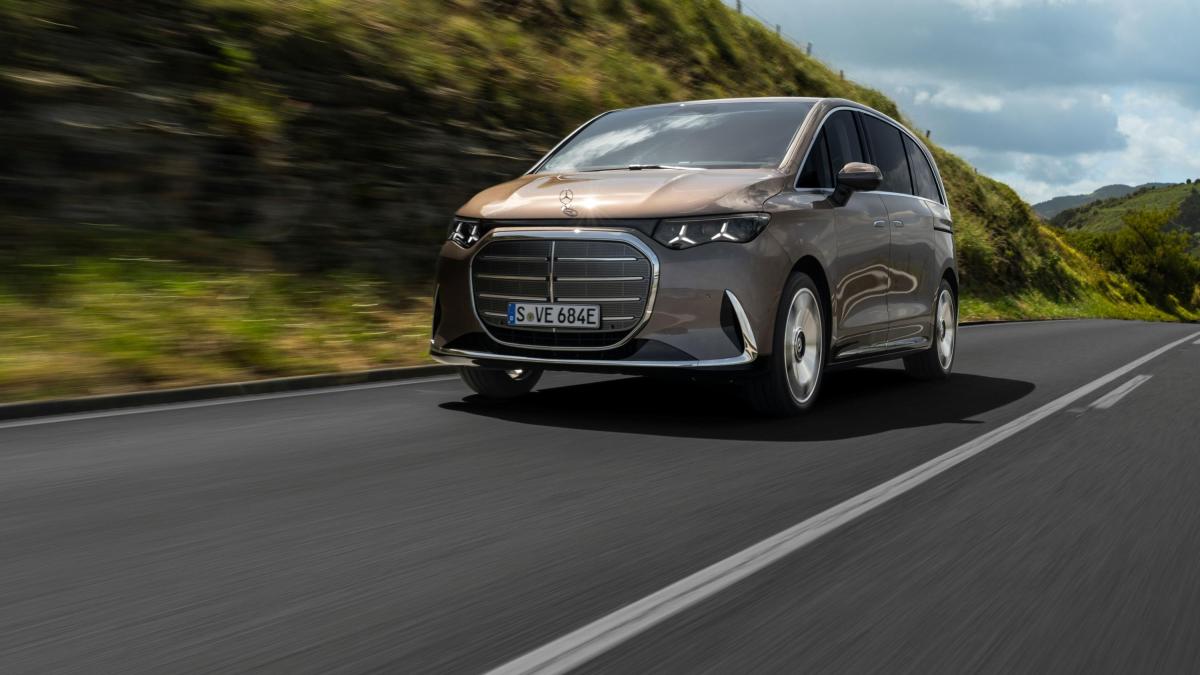 mercedes vle come si guida il van elettrico che si 232 fatto limousine da Gazzetta.it mercedes vle come si guida il van elettrico che si 232 fatto limousine