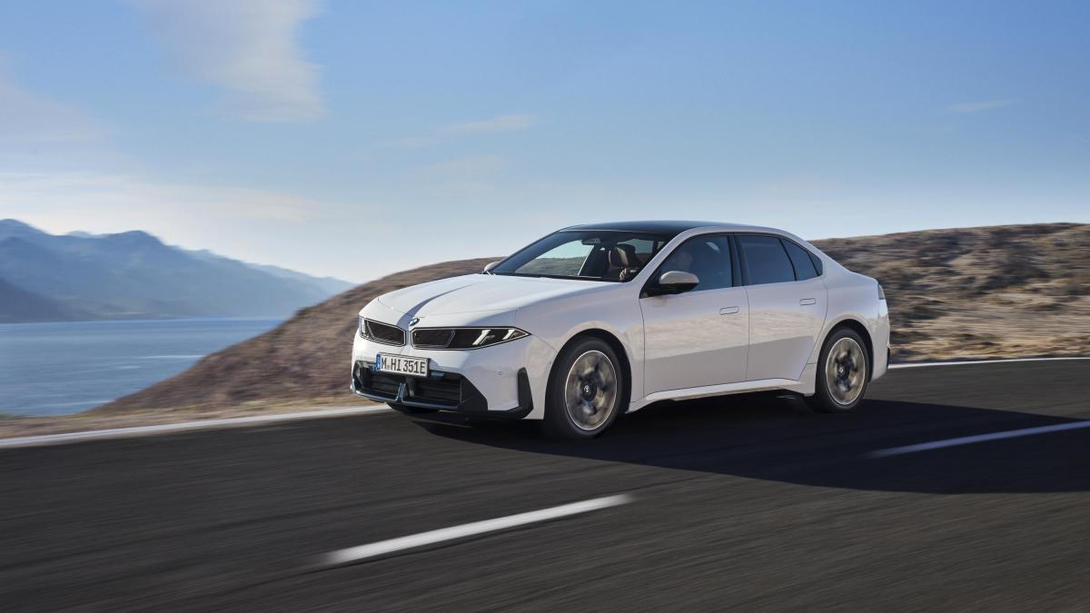 bmw i3 aperti gli ordini prezzi e caratteristiche da Gazzetta.it bmw i3 aperti gli ordini prezzi e caratteristiche