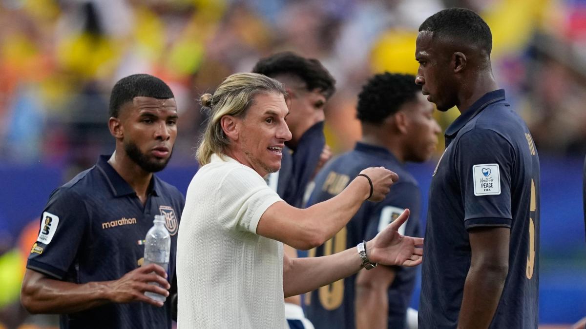 LIVE Alle 2 Ecuador-Curaçao: Beccacece con Estupinan e Yeboah