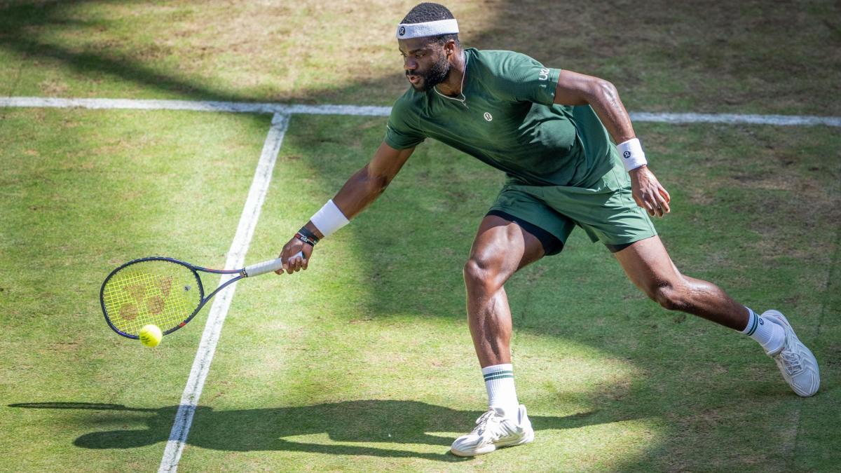 Halle, Tiafoe sorprende Fritz. Queen's, fa festa il terraiolo Cerundolo