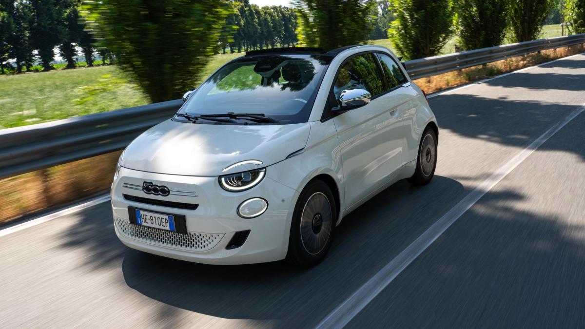 il debutto della fiat 500 hybrid cabrio dolcevita com 232 vista da vicino