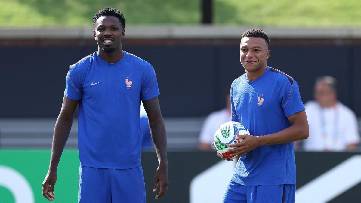 thuram debutto mondiale e siparietto interista complimenti a chivu per il rinnovo da Gazzetta.it thuram debutto mondiale e siparietto interista complimenti a chivu per il rinnovo
