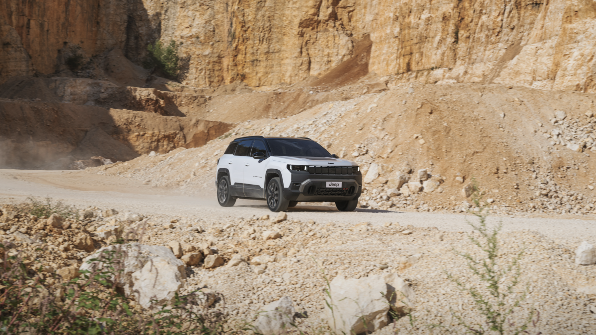 Jeep Compass 4xe e Bev Long Range, prezzi e versioni