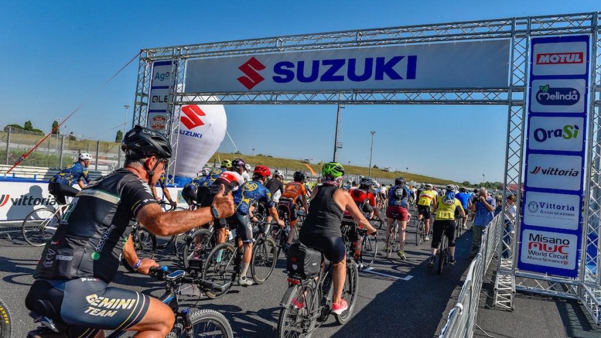 A Misano il Suzuki Bike Day: 62 km di sport e solidarietà