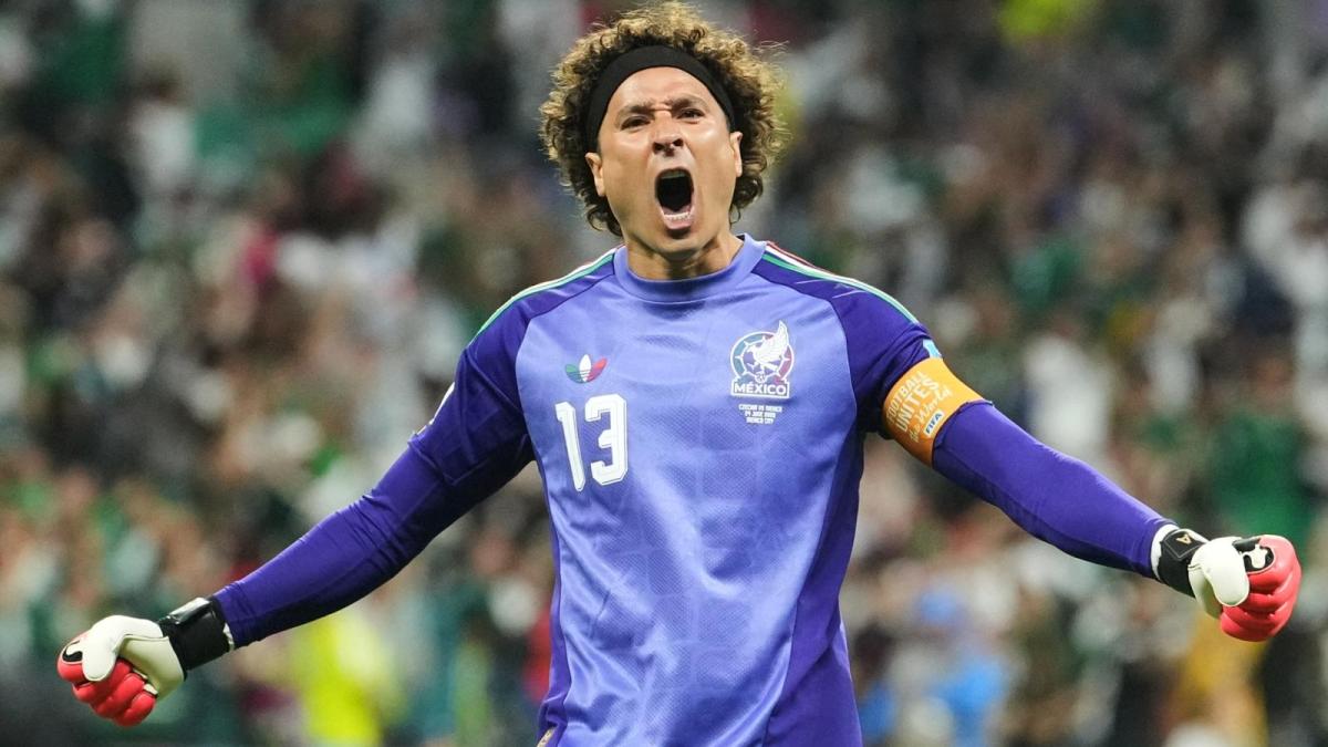 Sei dita, sei Mondiali: Ochoa, storia di un portiere che ogni quattro anni si esalta