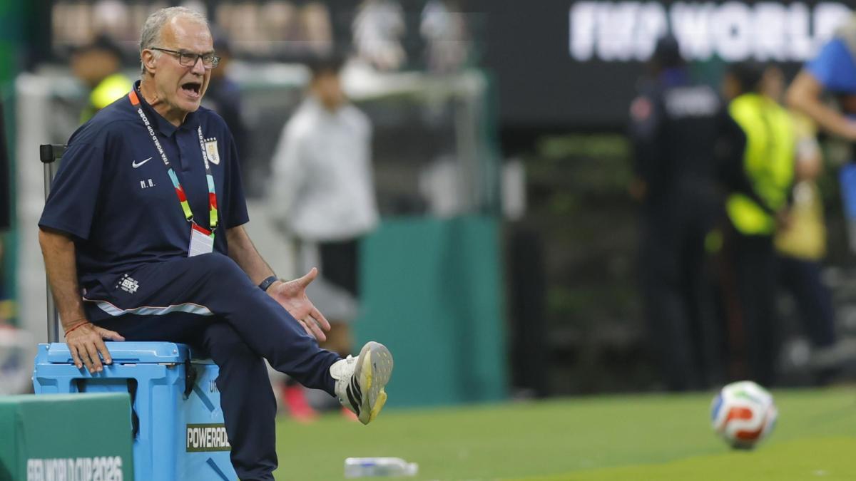 live mondiale uruguay eliminato volo cancellato tutti a casa a proprie spese social contro muslera