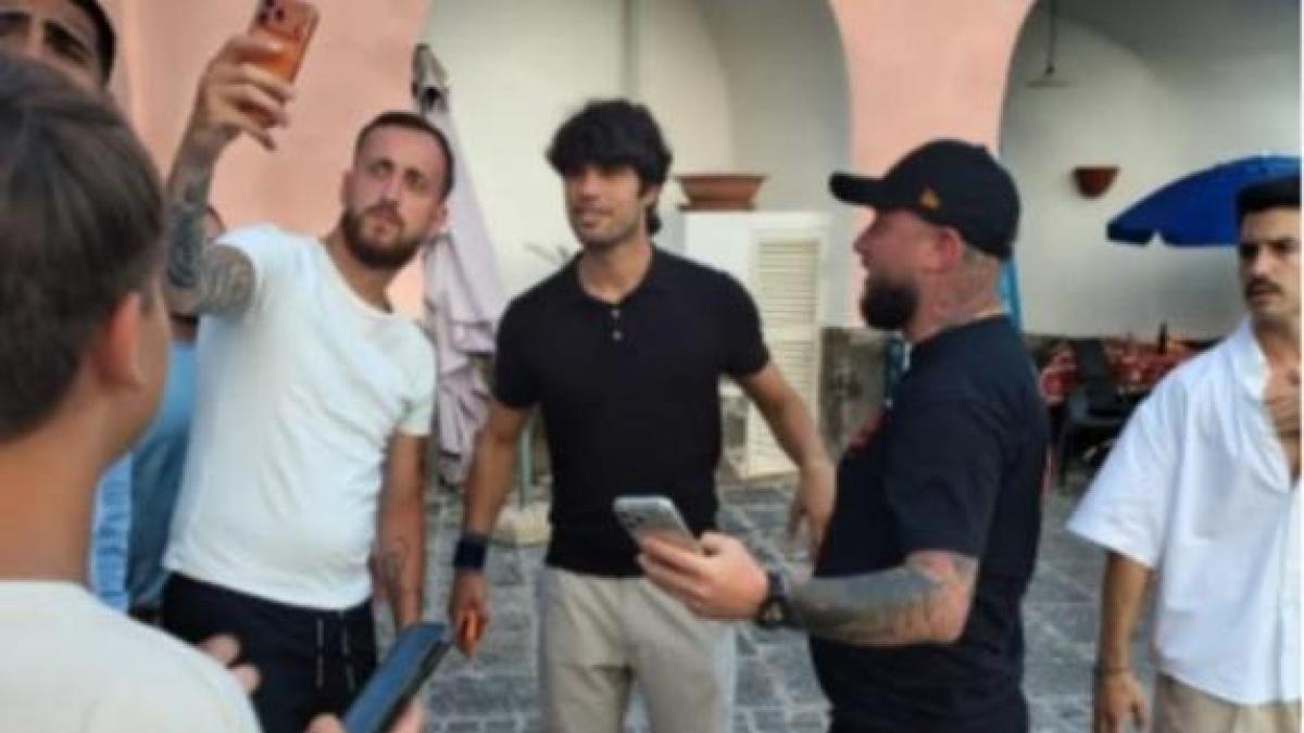 vacanze in barca per il convalescente alcaraz tappa a procida fra selfie e ristoranti da Gazzetta.it vacanze in barca per il convalescente alcaraz tappa a procida fra selfie e ristoranti