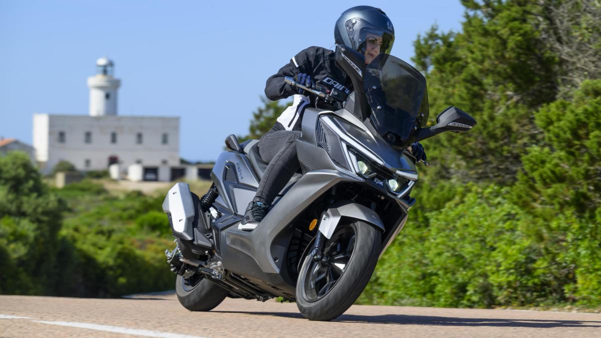 sym cruisym 400 lo scooter che semplifica la vita da Gazzetta.it sym cruisym 400 lo scooter che semplifica la vita