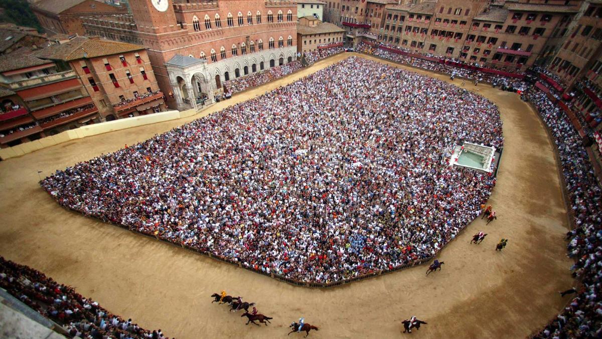 palio di siena l aquila torna a vincere dopo 34 anni tittia trionfa ancora da Gazzetta.it palio di siena l aquila torna a vincere dopo 34 anni tittia trionfa ancora