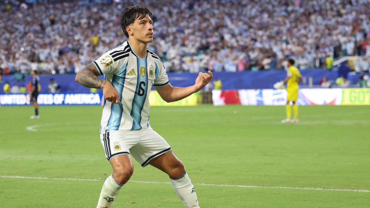 gli angeli dell argentina cos236 i due martinez proteggono messi con parate e gol da Gazzetta.it gli angeli dell argentina cos236 i due martinez proteggono messi con parate e gol