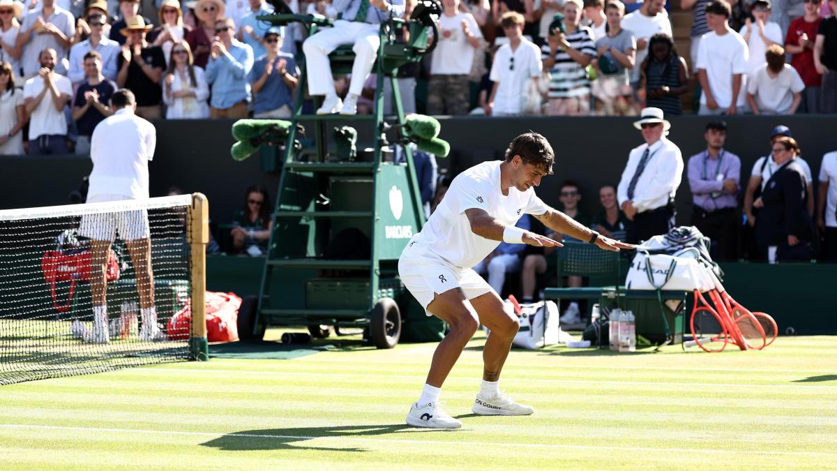 Malore, rimonta e maratona: Cobolli batte Khachanov e vola agli ottavi di Wimbledon