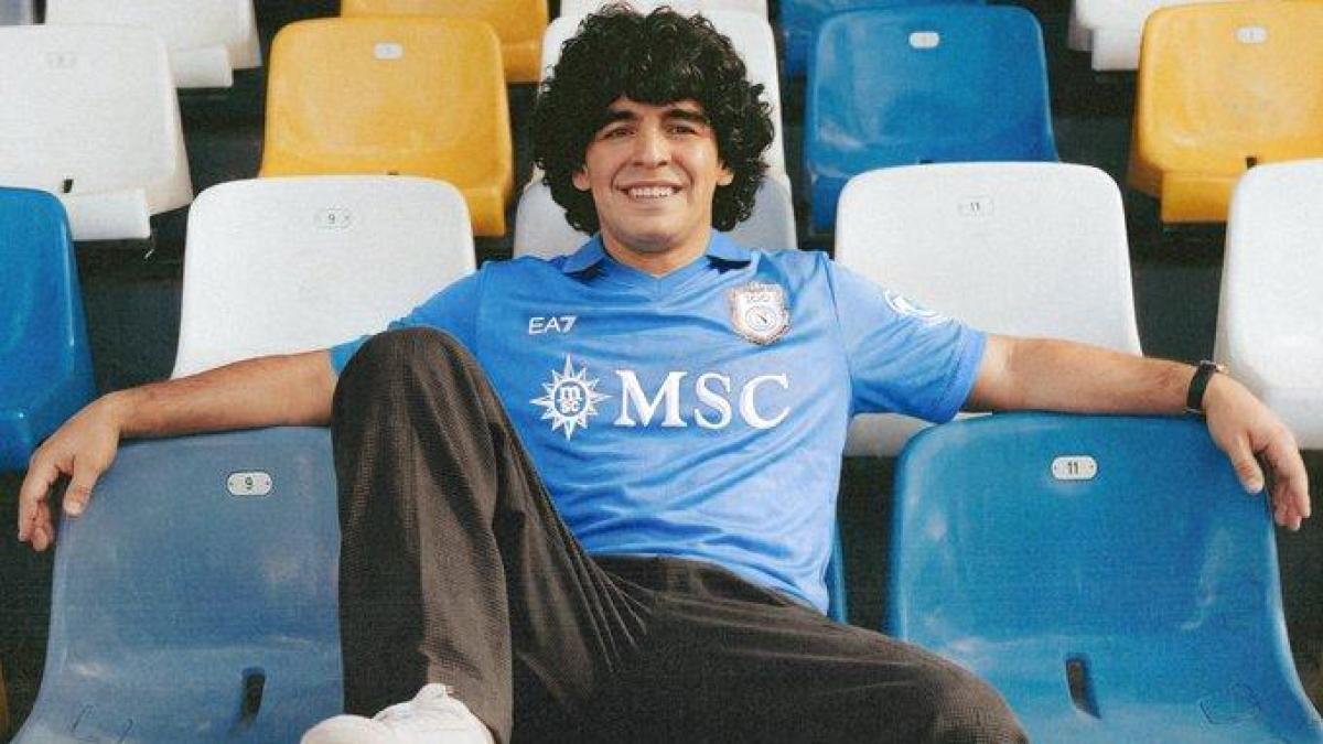 il napoli svela la maglia del centenario il testimonial 232 maradona da Gazzetta.it il napoli svela la maglia del centenario il testimonial 232 maradona