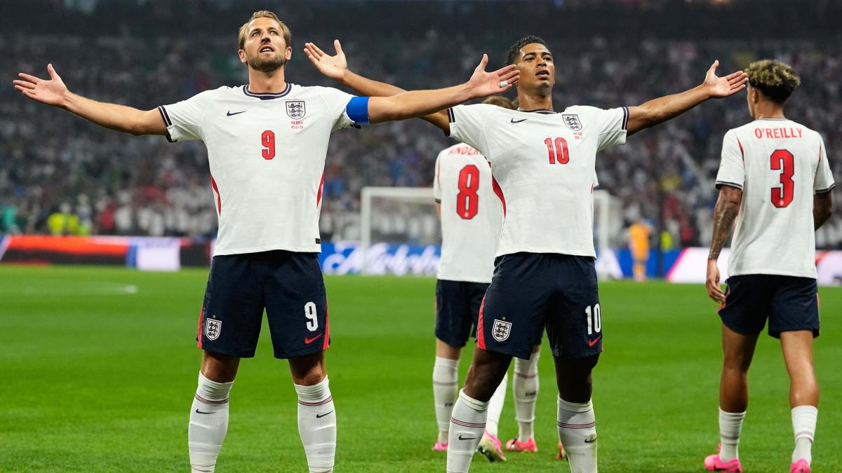 La voce di Kane, gli scherzi, i tifosi che cantano gli Oasis: Inghilterra fenomeno cult in Usa