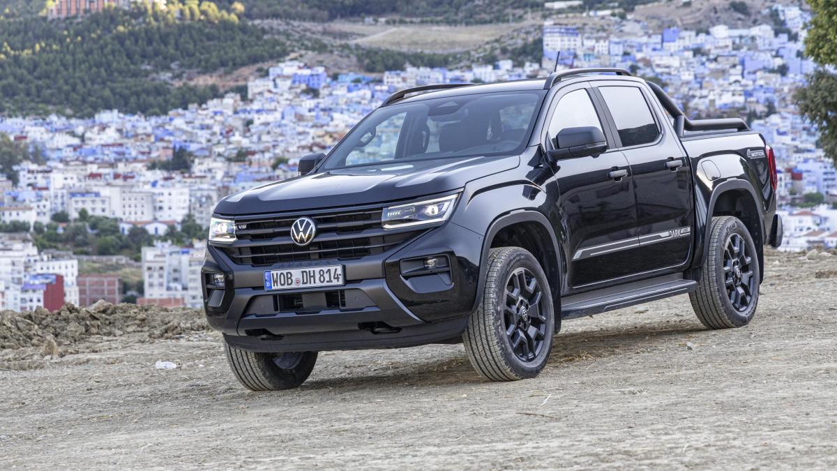 volkswagen amarok dark label la prova del pick up in abito da sera da Gazzetta.it volkswagen amarok dark label la prova del pick up in abito da sera
