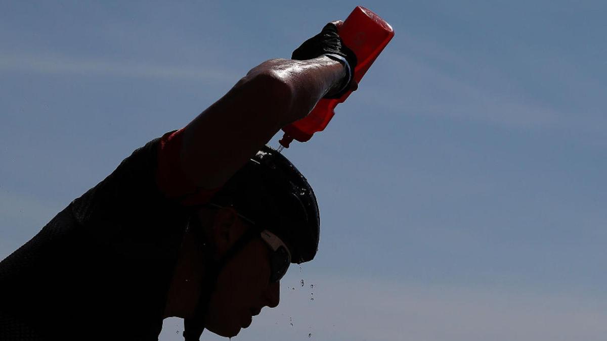 pedalare col grande caldo i rimedi pi249 efficaci da Gazzetta.it pedalare col grande caldo i rimedi pi249 efficaci