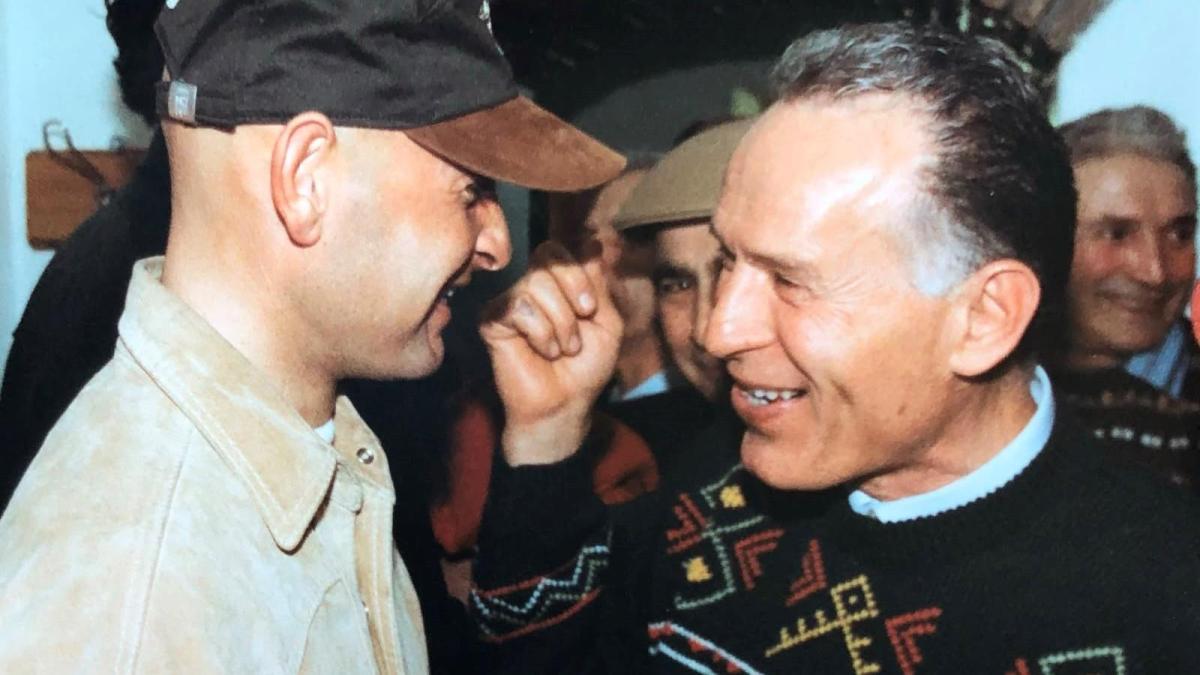 È morto Bianco, il primo tifoso di Pantani: il camper, le scritte sull'asfalto, il tentativo di salvarlo