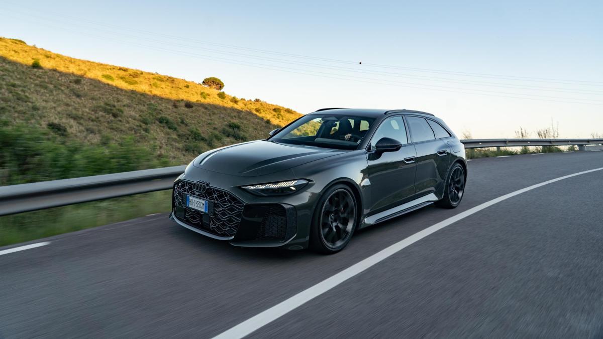 Audi RS 5, al volante dell'ibrida sportiva da 639 Cv che inaugura una nuova era