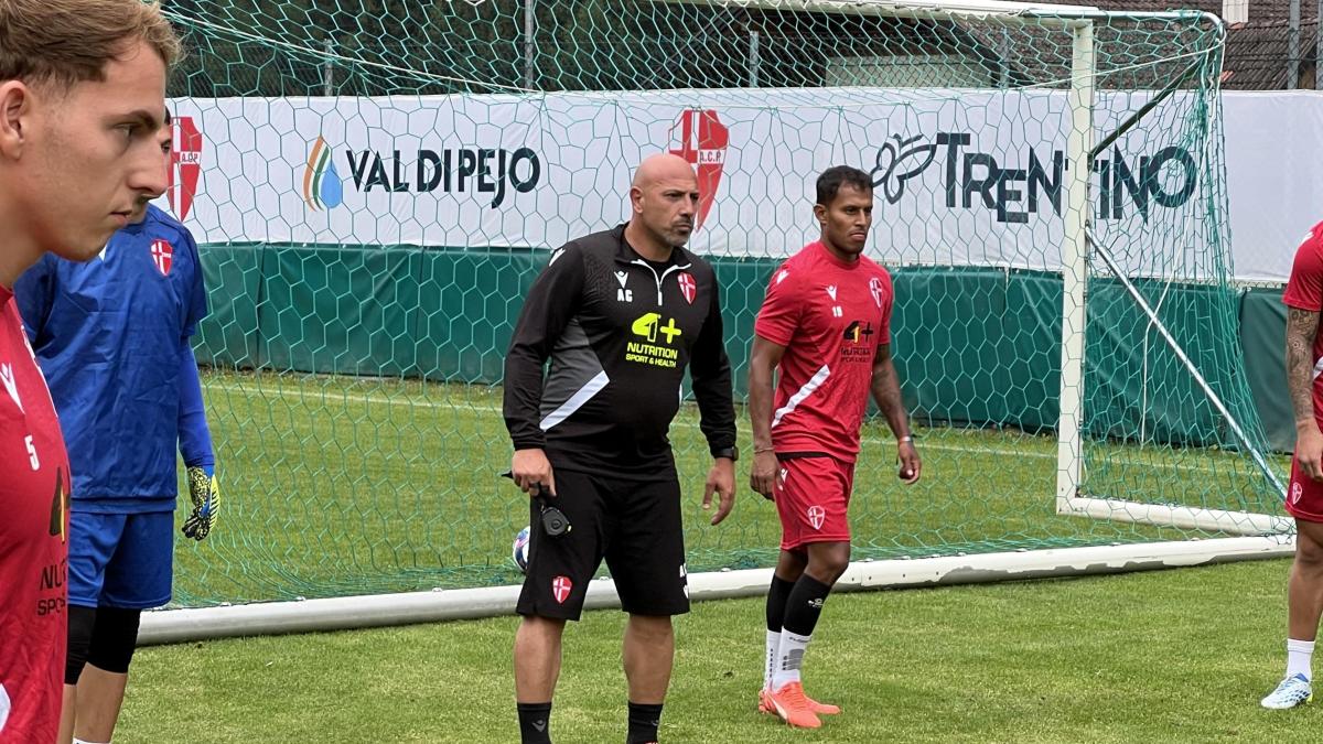 calabro la bibbia e un padova da promozione vogliamo la serie a ma non per fare la meteora da Gazzetta.it calabro la bibbia e un padova da promozione vogliamo la serie a ma non per fare la meteora