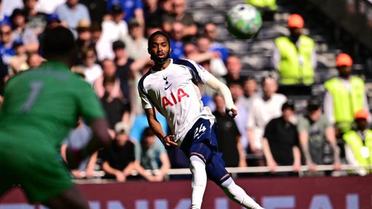 l inter accelera per spence pronta offerta al top per l esterno da Gazzetta.it l inter accelera per spence pronta offerta al top per l esterno