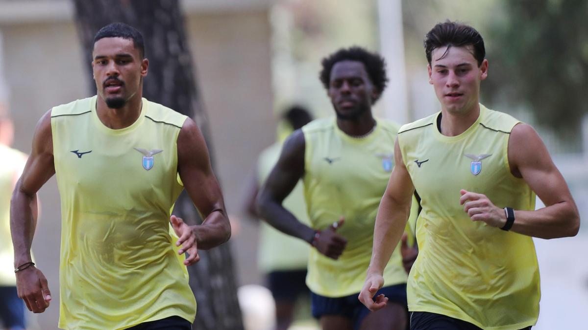 Doekhi al fantacalcio: quotazione e statistiche del nuovo difensore della Lazio