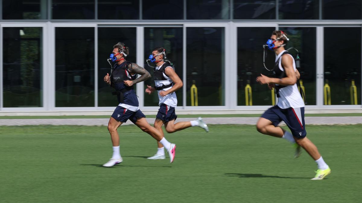 Bernardeschi: "Tedesco mi vuole mezzala. Potevo lasciare Bologna, sono rimasto perché..."