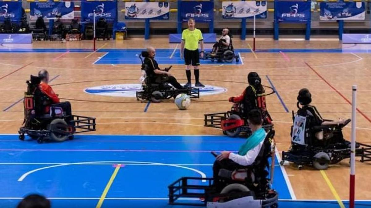 massimo 5 carrozzine sull aereo la nazionale paralimpica di powerchair football resta a terra polemiche da Gazzetta.it massimo 5 carrozzine sull aereo la nazionale paralimpica di powerchair football resta a terra polemiche