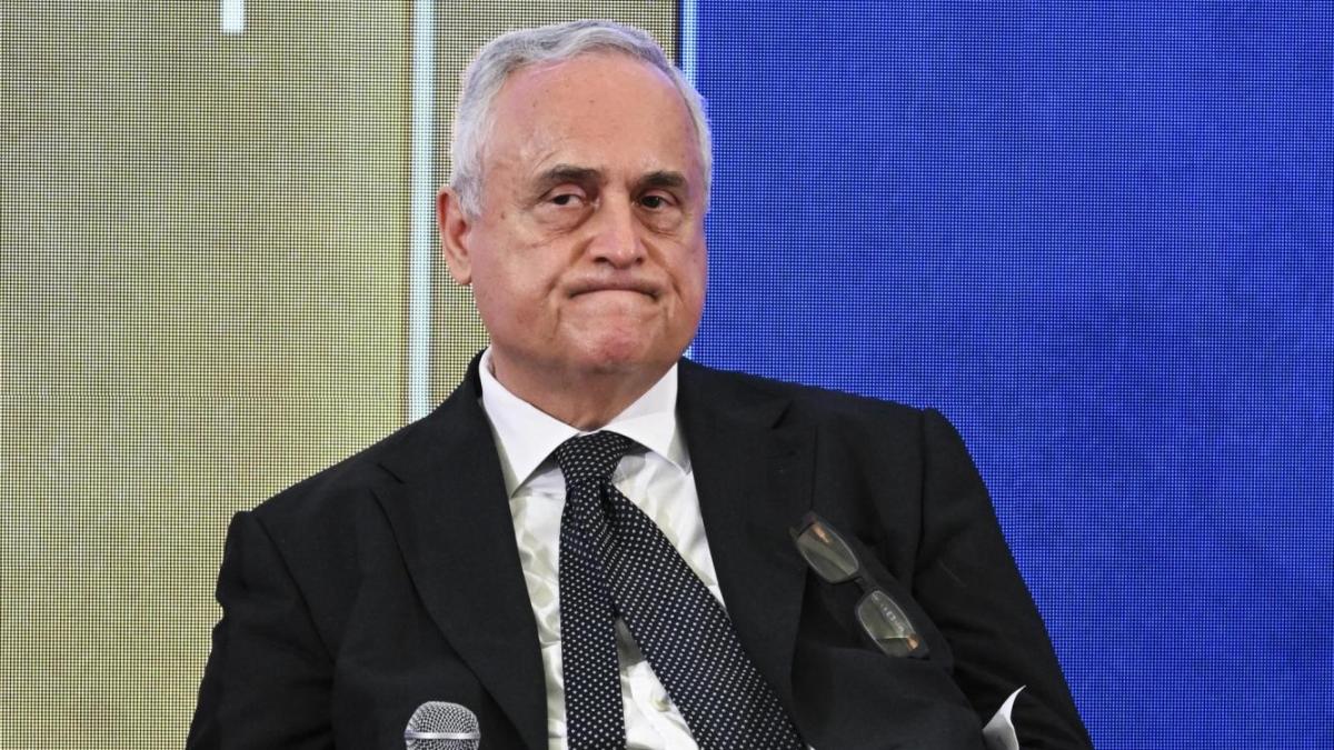 Lotito show a Reggio Calabria: "Vendere la Lazio o la Reggina? Le vie del Signore sono infinte"