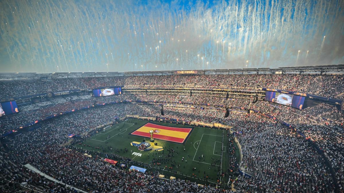 dalle partite in quattro tempi ai biglietti d oro com 232 stato spremuto il mondiale in nome del business da Gazzetta.it dalle partite in quattro tempi ai biglietti d oro com 232 stato spremuto il mondiale in nome del business