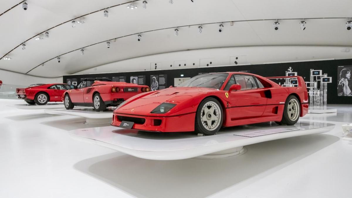 Museo Ferrari: da Madonna a John Lennon, le supercar delle star della musica in mostra a Modena