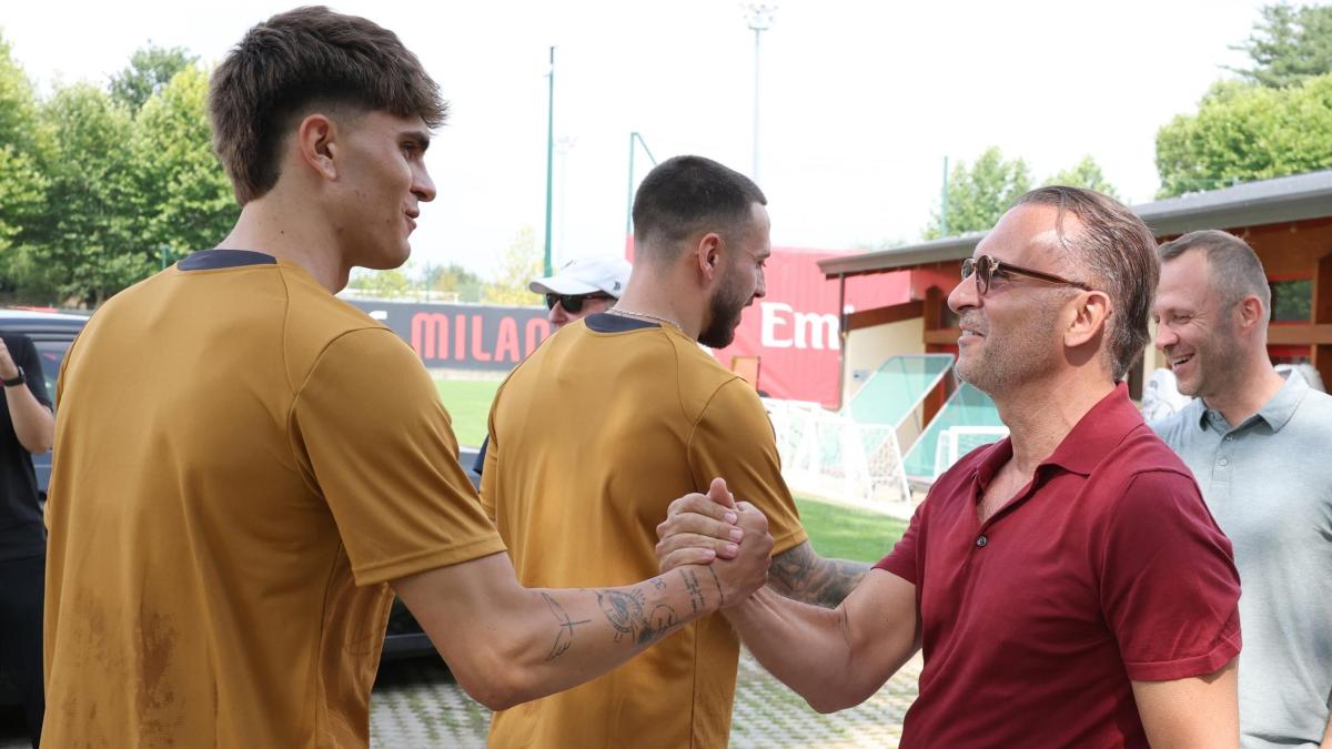 cardinale notte a milanello come berlusconi poi saluti e via non in elicottero da Gazzetta.it cardinale notte a milanello come berlusconi poi saluti e via non in elicottero
