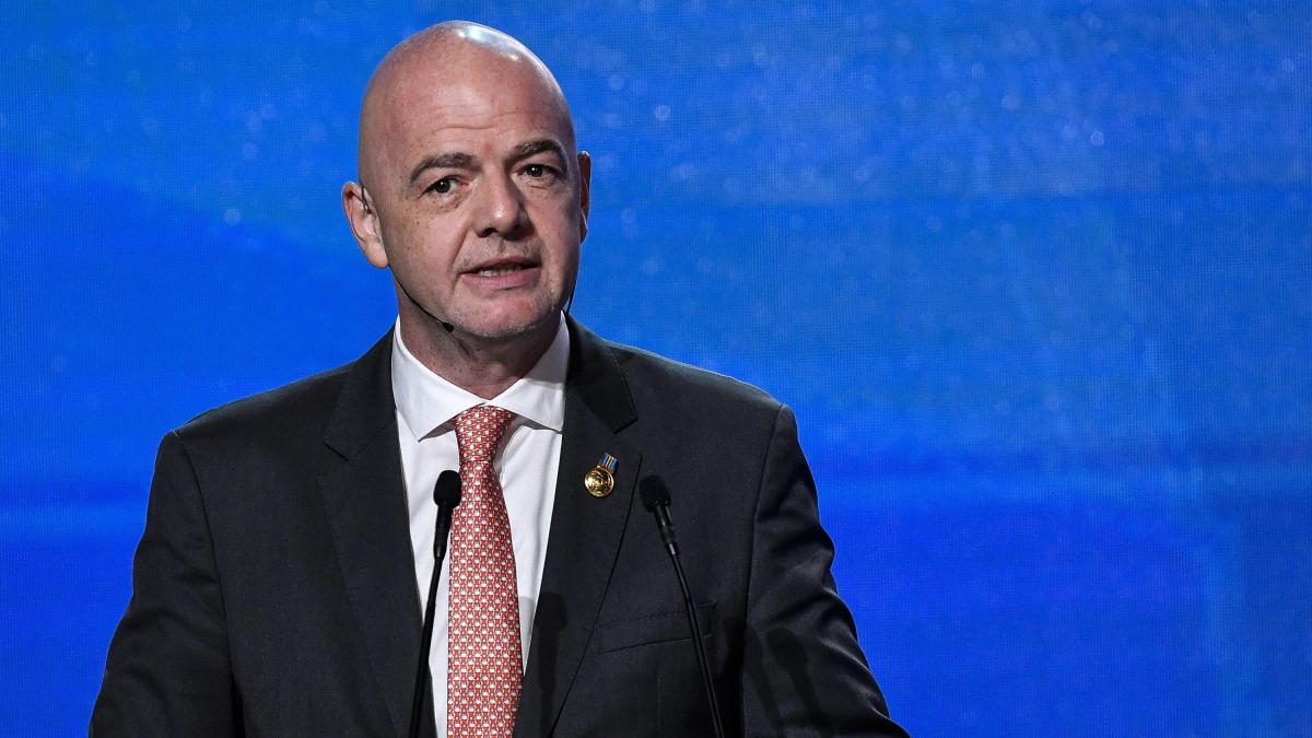 Dall'Inghilterra: Infantino fece pagare dalla Uefa una super liquidazione per l'amante