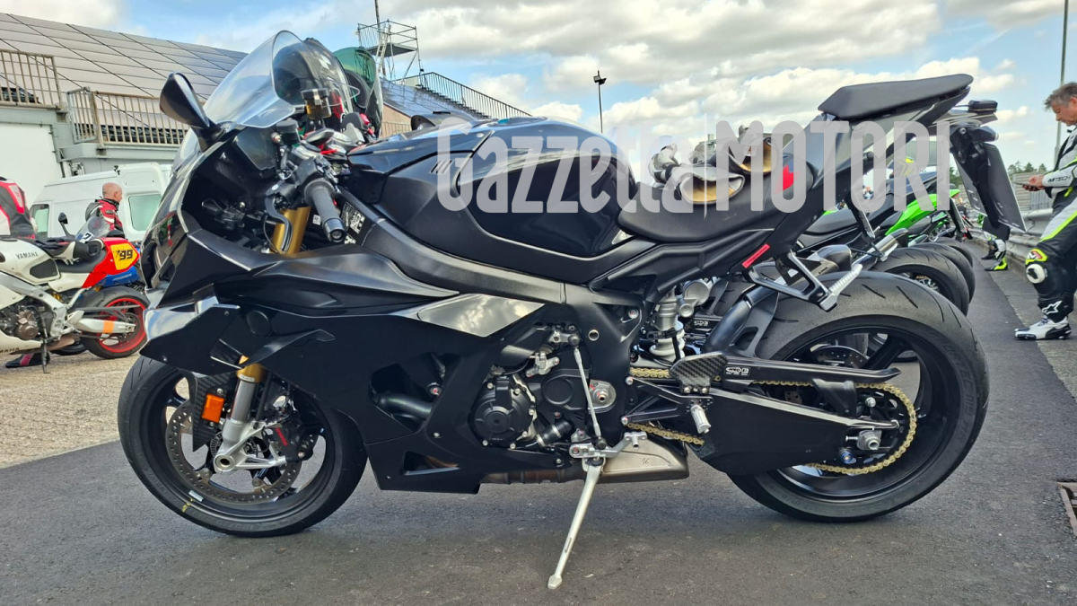 La nuova Bmw S 1000 RR beccata al Nürburgring. Foto spia