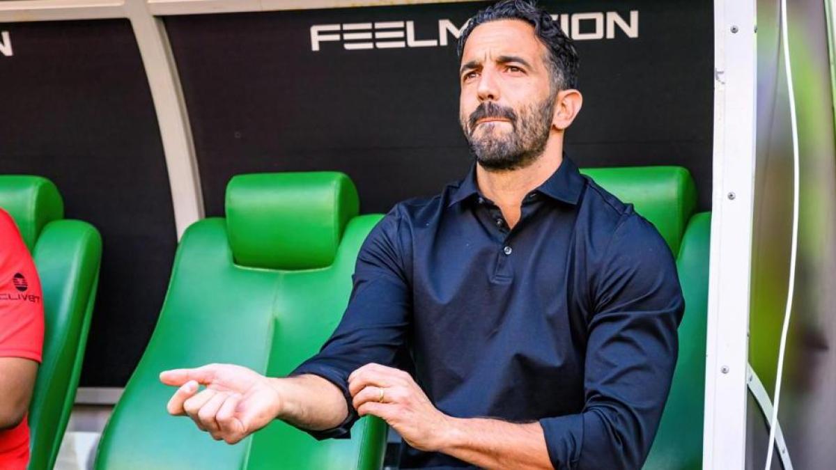 Milan, Amorim: "Gli esclusi? Serviva spazio per i giovani. Leao deve lottare. Maignan pronto per il Toro"