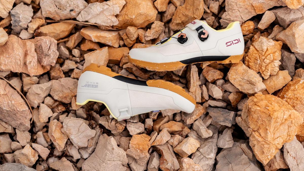 sidi revix eleganti e pensate per l offroad pi249 impegnativo